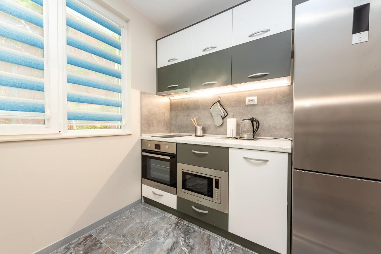 Downtown Apartment Burgas Esterno foto