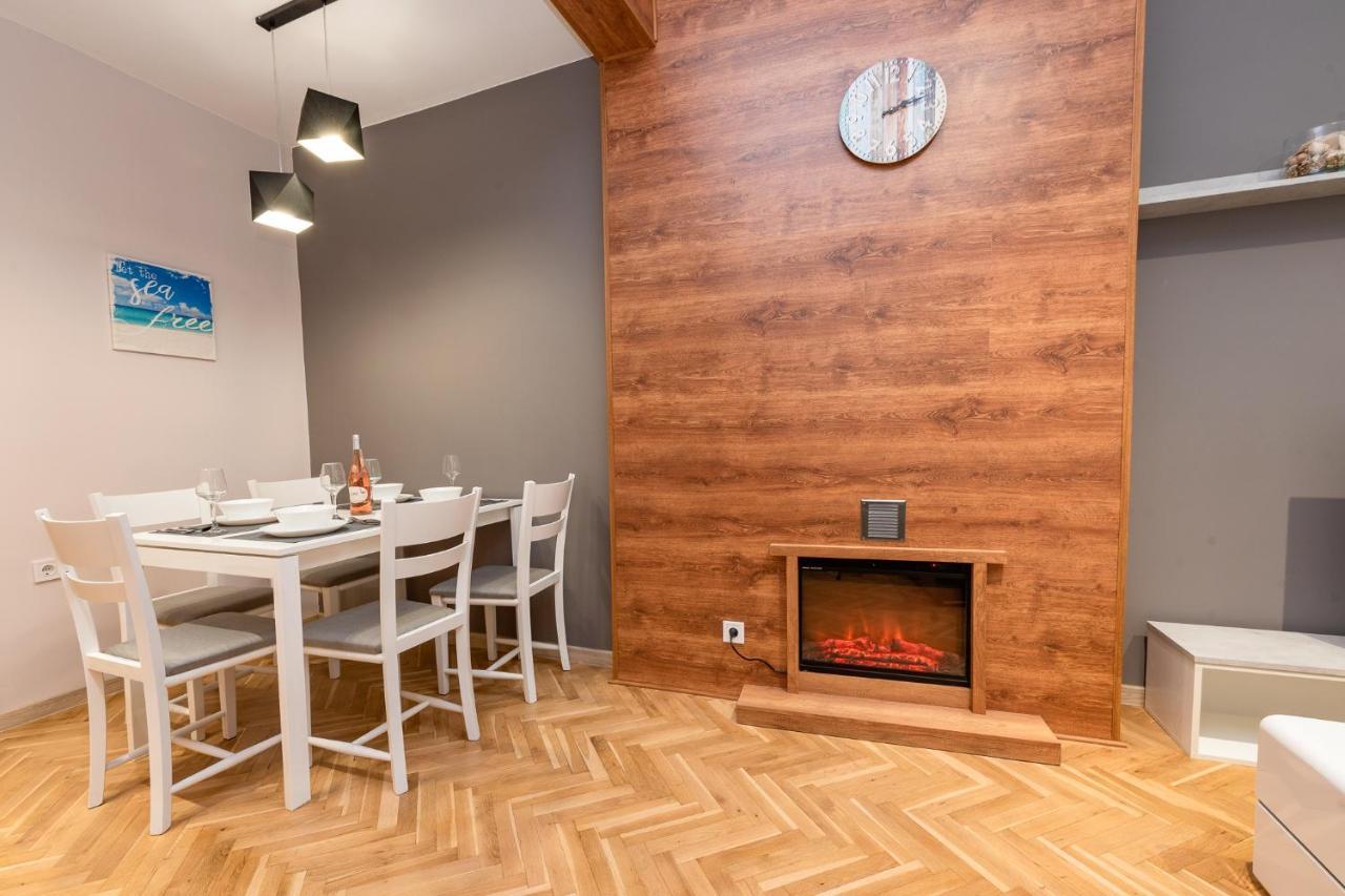 Downtown Apartment Burgas Esterno foto