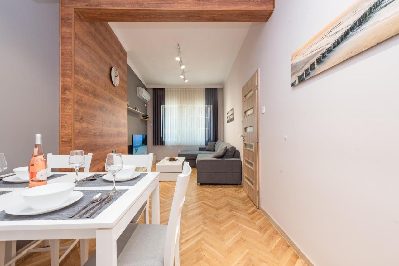 Downtown Apartment Burgas Esterno foto