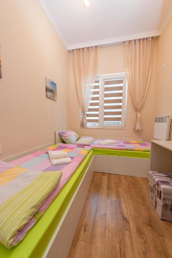 Downtown Apartment Burgas Esterno foto
