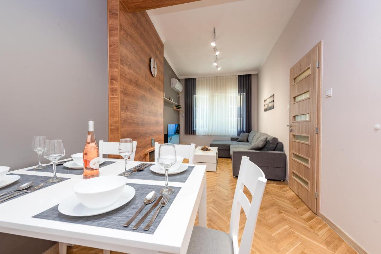 Downtown Apartment Burgas Esterno foto