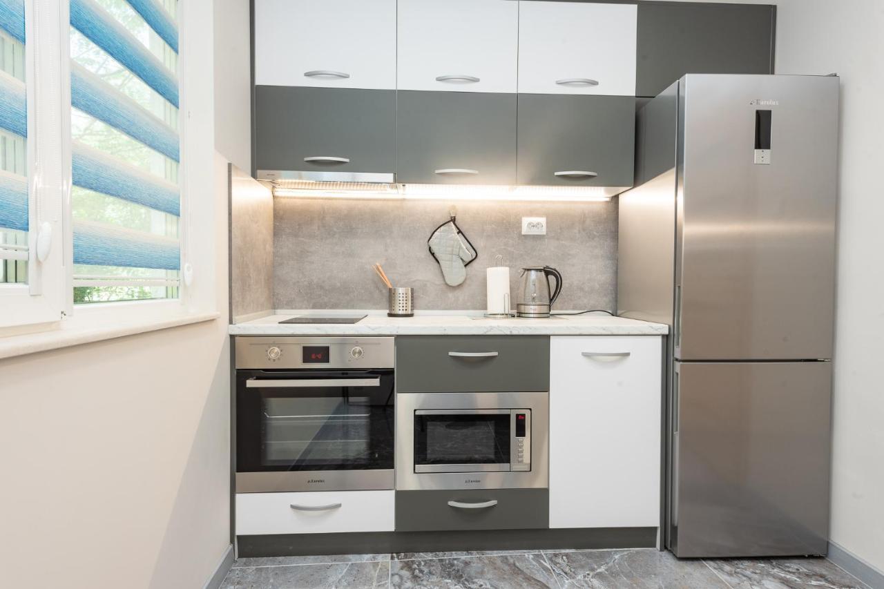 Downtown Apartment Burgas Esterno foto